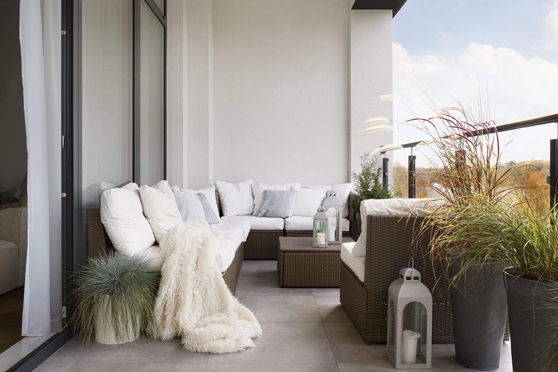 Views on the Preserve Condos - N Park Blvd & Carding Mill Trail, Oakville, ON L6M 1L3, Canada