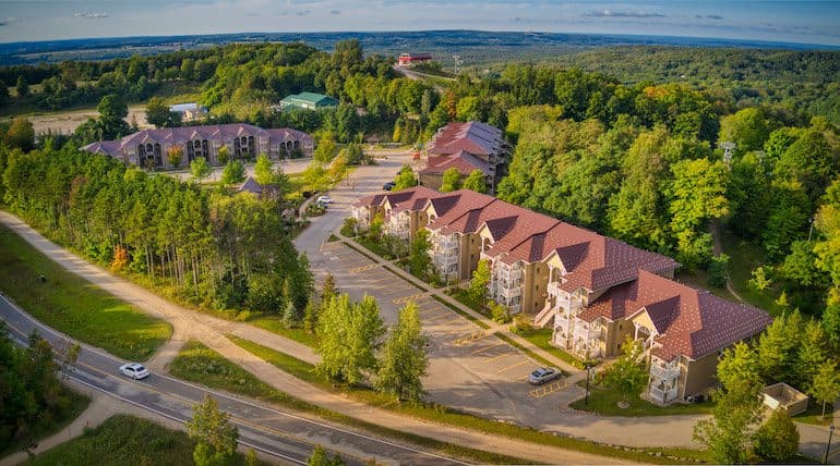 Carriage Country Club Towns in Horseshoe Valley Townhouse Oro Medonte Ontario Canada preconstruction