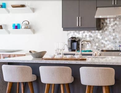 Ivy Rouge - 471 Dundas St W, Oakville, ON L6M 4M2, Canada Ivy Rouge - 471 Dundas St W, Oakville, ON L6M 4M2, Canada